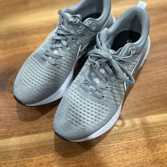 Nike Infinity Run Flyknit 2 - Picture 3 of 4